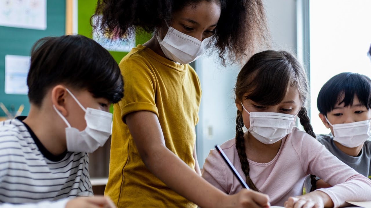 Après un an de COVID, donner la priorité à la reprise de l'éducation